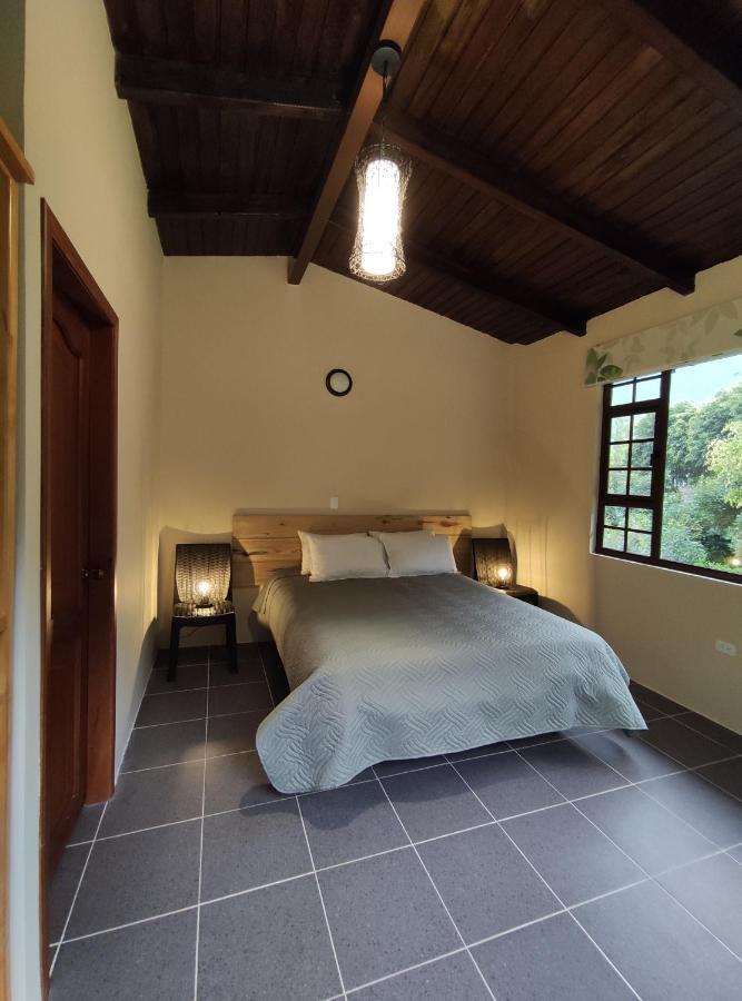 "Casa Verde" En Banos De Agua Santa Con Vista Al Volcan Tungurahua Bagian luar foto