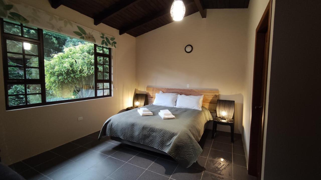 "Casa Verde" En Banos De Agua Santa Con Vista Al Volcan Tungurahua Bagian luar foto