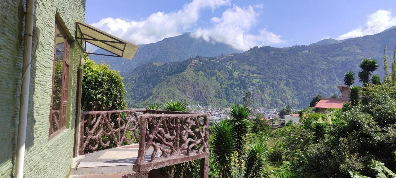 "Casa Verde" En Banos De Agua Santa Con Vista Al Volcan Tungurahua Bagian luar foto